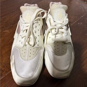 Nike Men's Cream and White barely wore